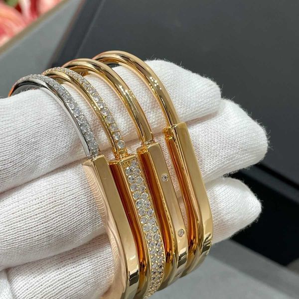 counter quality tiffay lock series 18k rose gold full diamond half bracelet for lovers smooth face celebrities in the same style will not fa, Black
counter quality tiffay lock series 18k rose gold full diamond half bracelet for lovers smooth face celebrities in the same style will not fa, Black