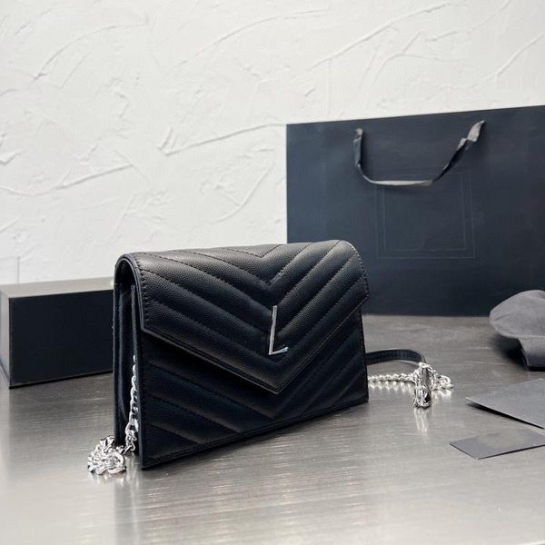 new designer handbag women's shoulder bag fashion chain bag classic striped letter underarm bag casual crossbody bag banquet pocket pur
new designer handbag women's shoulder bag fashion chain bag classic striped letter underarm bag casual crossbody bag banquet pocket pur