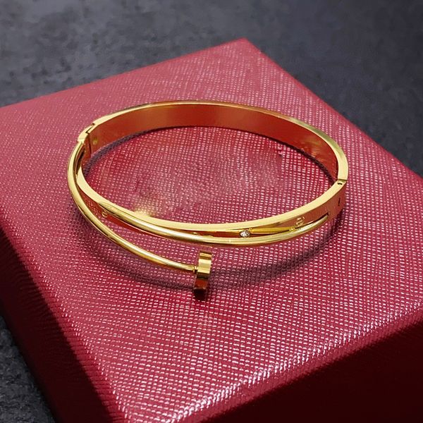 designer bracelet for women mens bracelets luxury brand gold bracelets nails love bracelets with diamonds fashion trend non-fading non-aller, Golden;silver
designer bracelet for women mens bracelets luxury brand gold bracelets nails love bracelets with diamonds fashion trend non-fading non-aller, Golden;silver