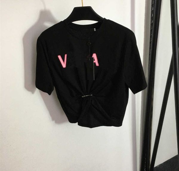 designer short t-shirt black pink letters print medusa pin crew neck slim short-sleeved t shirt soft and comfortable fabric summer t-shirts, White
designer short t-shirt black pink letters print medusa pin crew neck slim short-sleeved t shirt soft and comfortable fabric summer t-shirts, White