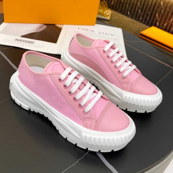 calfskin casual shoes reflective shoes vintage suede leather trainers all-match stylist sneaker patchwork leisure shoe platform 0702, Black
calfskin casual shoes reflective shoes vintage suede leather trainers all-match stylist sneaker patchwork leisure shoe platform 0702, Black