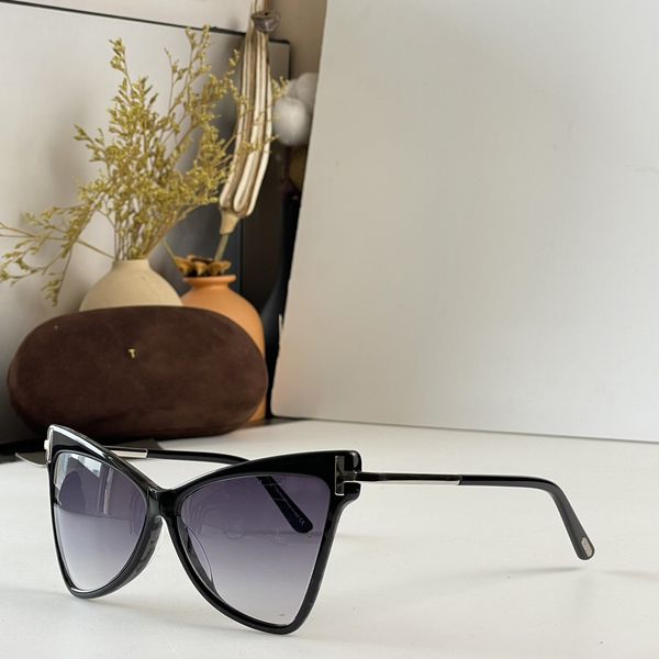 fashionable tom sunglasses, female designer cat eye gradient color glasses, sheet metal, uv resistant sunglasses 0767, White;black
fashionable tom sunglasses, female designer cat eye gradient color glasses, sheet metal, uv resistant sunglasses 0767, White;black