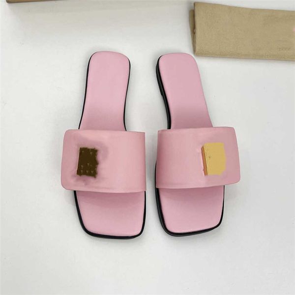 fashion slippers 2023 qq luxury design summer men and women flat shoes thick sole leather rubber letter logo casual cartoon slippers 01-07, Black
fashion slippers 2023 qq luxury design summer men and women flat shoes thick sole leather rubber letter logo casual cartoon slippers 01-07, Black