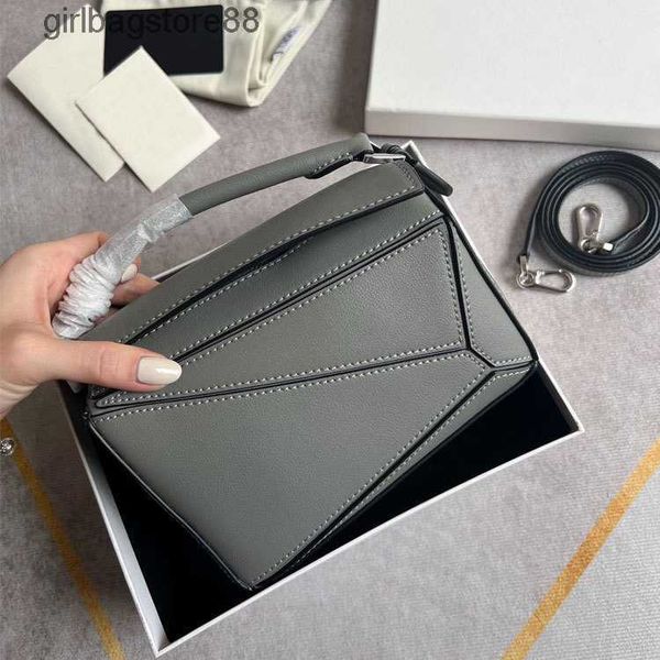 one puzzles girl cool leather bag designer geometry layer loewsbag bags 2023 calf pack mini head shoulder crossbody 20cm handbags 107y
one puzzles girl cool leather bag designer geometry layer loewsbag bags 2023 calf pack mini head shoulder crossbody 20cm handbags 107y