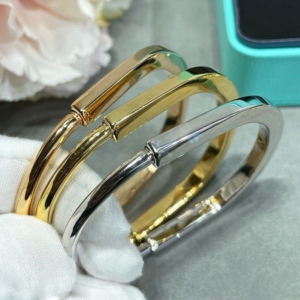 bangle 925 sterling silver lock bracelet women's classic design temperament fashion brand party luxury jewelry 230706, Black
bangle 925 sterling silver lock bracelet women's classic design temperament fashion brand party luxury jewelry 230706, Black