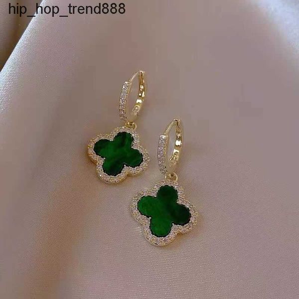 designer 925 silver earrings women's classic 18k gold light luxury glitter men's earrings jewelry, Golden;silver
designer 925 silver earrings women's classic 18k gold light luxury glitter men's earrings jewelry, Golden;silver