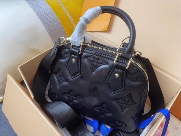 alma bb 10a luxurys designer bag alma bb embroidered fashion women's shoulder chain messenger wrap leather handbag shell wallet cosmeti
alma bb 10a luxurys designer bag alma bb embroidered fashion women's shoulder chain messenger wrap leather handbag shell wallet cosmeti