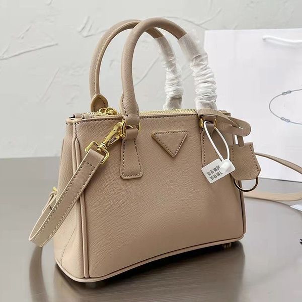designer women tote bag classic leather shoulder handbags lady killer shopping
designer women tote bag classic leather shoulder handbags lady killer shopping