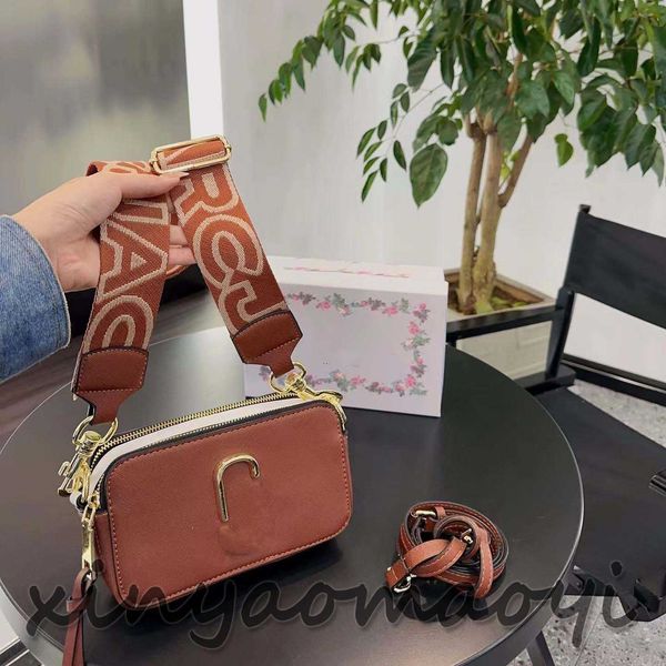 designer shoulder bag women's luxury brand handbag crossbody bag metal letter messenger bag solid leather fashion messenger bag v104258
designer shoulder bag women's luxury brand handbag crossbody bag metal letter messenger bag solid leather fashion messenger bag v104258