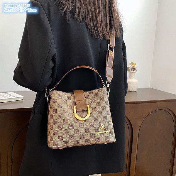 Factory wholesale ladies shoulder bags 2 colors simple and versatile contrast leather bucket bag street popular plaid handbag retro western belt backpack 2546#, Khaki
Factory wholesale ladies shoulder bags 2 colors simple and versatile contrast leather bucket bag street popular plaid handbag retro western belt backpack 2546#, Khaki