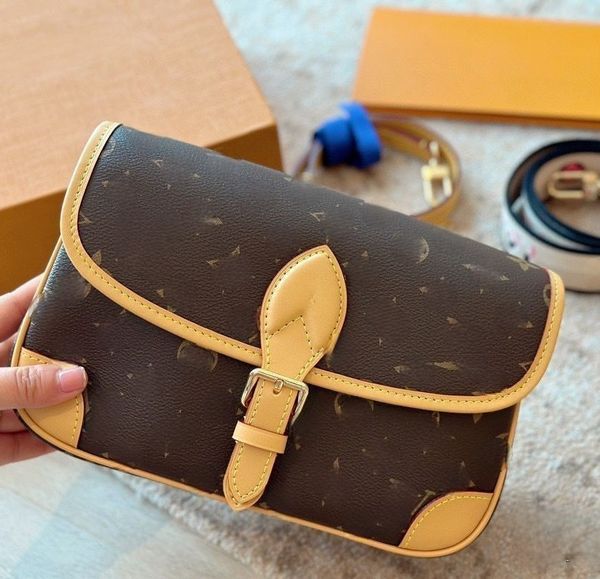 shoulder bag designer woman handbag crossbody bag leather bag messenger bag fashion bag designer tote bag classic old flower cowhide hobo ar
shoulder bag designer woman handbag crossbody bag leather bag messenger bag fashion bag designer tote bag classic old flower cowhide hobo ar