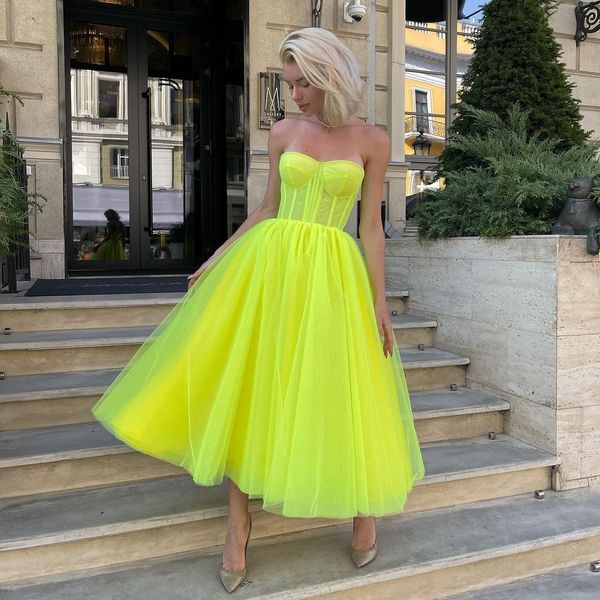 bright yellow sweetheart short prom dresses draped exposed boning evening party gown tea length tulle puffy maxi dress, Black
bright yellow sweetheart short prom dresses draped exposed boning evening party gown tea length tulle puffy maxi dress, Black