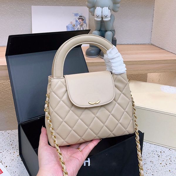 23p vintage women designer bag half round handle tote oil wax leather gold metal hardware matelasse chain luxury crossbody shoulder portable
23p vintage women designer bag half round handle tote oil wax leather gold metal hardware matelasse chain luxury crossbody shoulder portable