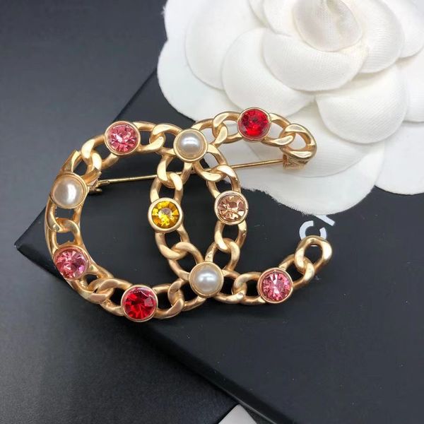 famous design luxury designer brooch women letter pearl flower brooches suit pin gold plated fashion jewelry clothing decoration accessories, Gray
famous design luxury designer brooch women letter pearl flower brooches suit pin gold plated fashion jewelry clothing decoration accessories, Gray
