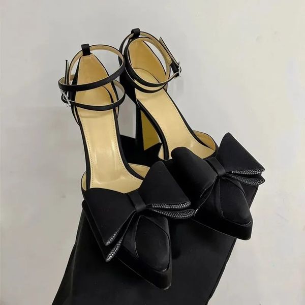casual shoes 2023 fashion hollow-out satin bow large women's runway sandals european and american high-heeled diamond banquet, Black
casual shoes 2023 fashion hollow-out satin bow large women's runway sandals european and american high-heeled diamond banquet, Black