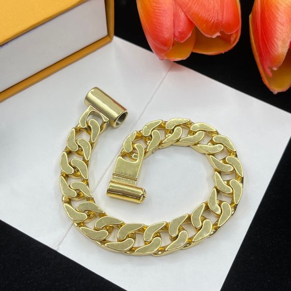 luxury link designer bracelet women men lucky link charm bracelets love trendy fashion shiny and eye-catching fine jewelry elegant temperame, Black
luxury link designer bracelet women men lucky link charm bracelets love trendy fashion shiny and eye-catching fine jewelry elegant temperame, Black