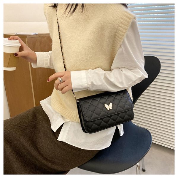 2022 butterfly chain bag korean fashion lingge one shoulder crossbody bag small square bag
2022 butterfly chain bag korean fashion lingge one shoulder crossbody bag small square bag