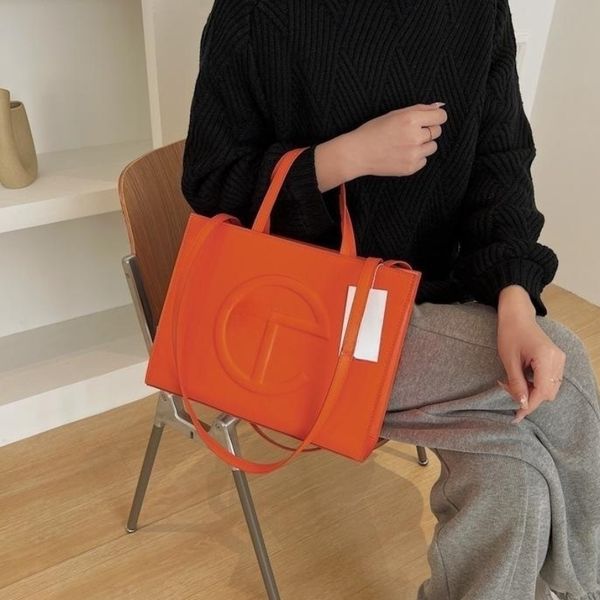 tote bag the tote bagcrossbody bag beach bag designer bags handbagwomen high capacity composite shopping handbag pu composite woman fashion
tote bag the tote bagcrossbody bag beach bag designer bags handbagwomen high capacity composite shopping handbag pu composite woman fashion