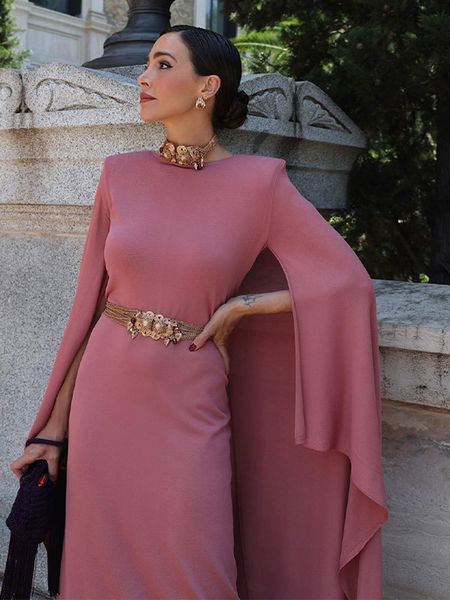 basic casual dresses o neck padded slim caped dress for women elegant formal a line bodycon long fashion females robe outfits 230706, Black;gray
basic casual dresses o neck padded slim caped dress for women elegant formal a line bodycon long fashion females robe outfits 230706, Black;gray