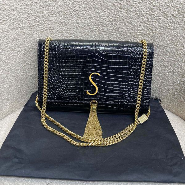 5a quality famous luxury designer shoulder bags tassel crossbody bag chain totes clutch envelope metal logo handbags genuine leather wallet
5a quality famous luxury designer shoulder bags tassel crossbody bag chain totes clutch envelope metal logo handbags genuine leather wallet