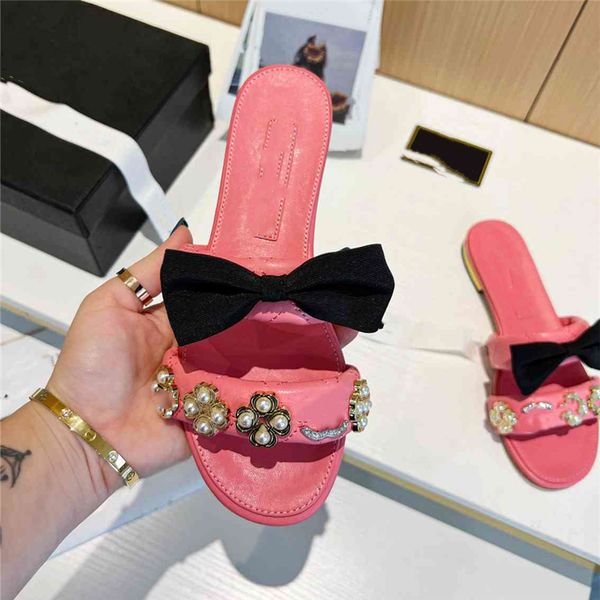 fashion slippers 2023 channel luxury design summer men's and women's flats thick soled leather rubber lettering logo casual cartoo, Black
fashion slippers 2023 channel luxury design summer men's and women's flats thick soled leather rubber lettering logo casual cartoo, Black