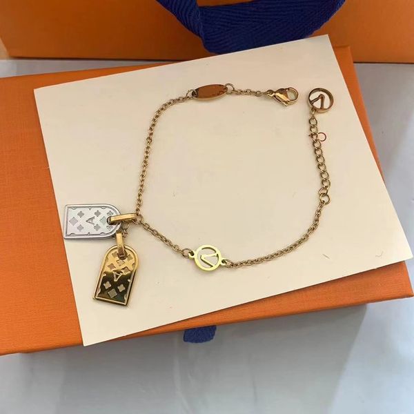 designer bracelet luxurys gold chain hangtags bracelet womens bracelets love jewelry luxury letter pendant bracelet for women charm earring, Golden;silver
designer bracelet luxurys gold chain hangtags bracelet womens bracelets love jewelry luxury letter pendant bracelet for women charm earring, Golden;silver