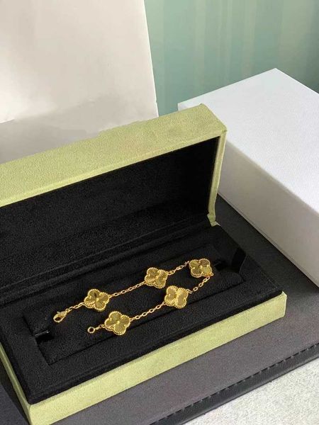 luxury van designer bracelet pearl 4 leaf 18k gold laser brand bangle charm bracelets necklace earrings wedding a jewelr29236ql0 1cxja, Golden;silver
luxury van designer bracelet pearl 4 leaf 18k gold laser brand bangle charm bracelets necklace earrings wedding a jewelr29236ql0 1cxja, Golden;silver