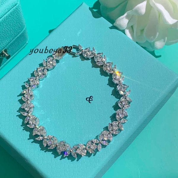 luxurys designers bracelets for women charm bracelet trendy fashion elegant string of beads party diamond jewelry gift wholesale birthday gi, Golden;silver
luxurys designers bracelets for women charm bracelet trendy fashion elegant string of beads party diamond jewelry gift wholesale birthday gi, Golden;silver