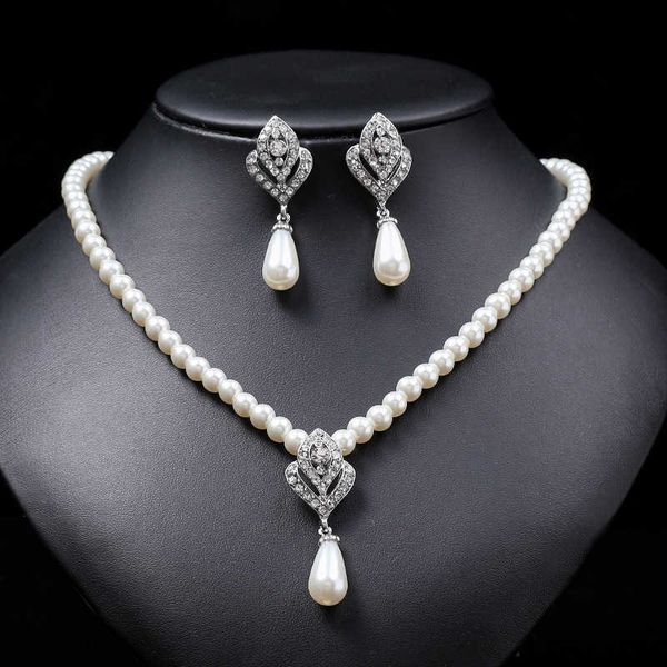 new pearl bead necklace suit for women's light luxury small and versatile sweater chain bone alloy women fashion jewelry set 230628, Silver
new pearl bead necklace suit for women's light luxury small and versatile sweater chain bone alloy women fashion jewelry set 230628, Silver
