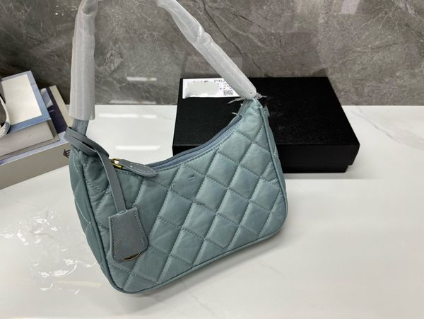 classic women's underarm bag fashion designer women's shoulder bag leather shopping bag women's plaid handbag all year round
classic women's underarm bag fashion designer women's shoulder bag leather shopping bag women's plaid handbag all year round