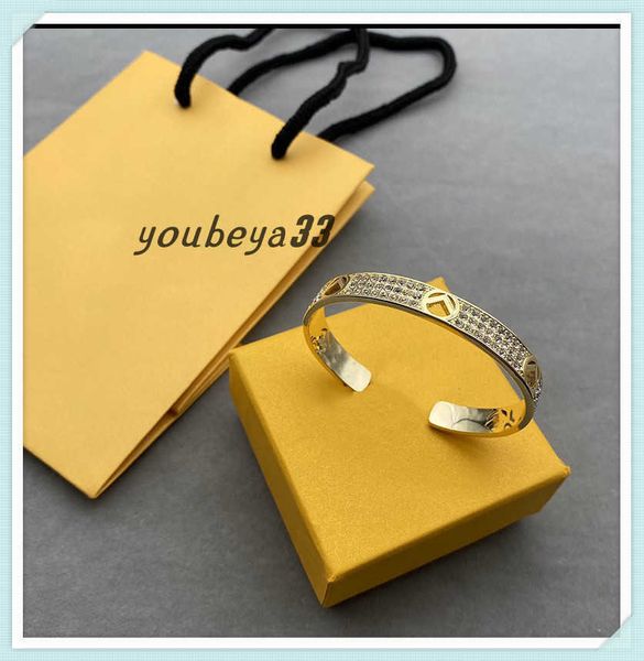 fashion designers bracelet for men women casual party gifts womens luxury designer love gold bracelets mens bracelets wedding jewelry box, Black
fashion designers bracelet for men women casual party gifts womens luxury designer love gold bracelets mens bracelets wedding jewelry box, Black