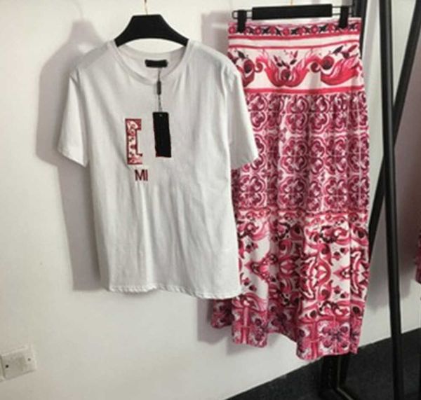 two piece set woman skirt embroidered letters round neck short-sleeved white t-shirt vintage print high waist long half-skirt designer t shi
two piece set woman skirt embroidered letters round neck short-sleeved white t-shirt vintage print high waist long half-skirt designer t shi