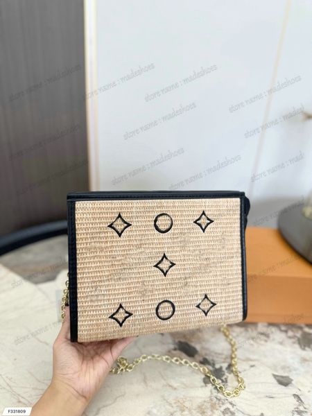 2023 summer by the pool toiletry pouch on chain raffia shoulder bag womens designer woven straw clutch luxurys cosmetic bag m82521 handbag b
2023 summer by the pool toiletry pouch on chain raffia shoulder bag womens designer woven straw clutch luxurys cosmetic bag m82521 handbag b