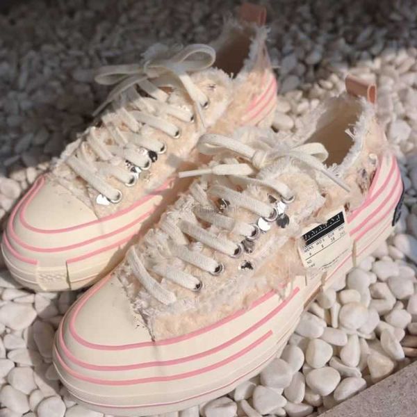 vanness wu's same swan heart sequin canvas shoes for women 2023 summer new thick soled high color beggar shoes, Black
vanness wu's same swan heart sequin canvas shoes for women 2023 summer new thick soled high color beggar shoes, Black
