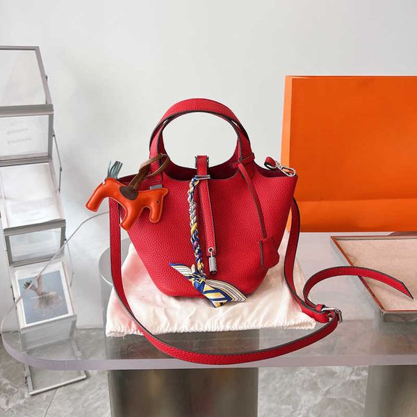 lychee leather bucket bags luxury totes with horse pendant designers bag large capacity vegetable basket bag leather shoulder tote bag
lychee leather bucket bags luxury totes with horse pendant designers bag large capacity vegetable basket bag leather shoulder tote bag