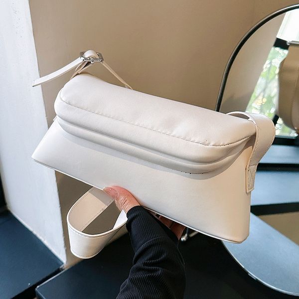 evening bags pillow bag for women shoulder handbag large capacity solid color simple design 2023 trend allmatch pu leather texture 230707
evening bags pillow bag for women shoulder handbag large capacity solid color simple design 2023 trend allmatch pu leather texture 230707