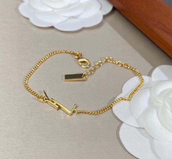 designer bracelet luxury classic alphabet bracelet for women girls fillet chain bracelet trendy fashion gold silver jewelry elegant temperam, Black
designer bracelet luxury classic alphabet bracelet for women girls fillet chain bracelet trendy fashion gold silver jewelry elegant temperam, Black