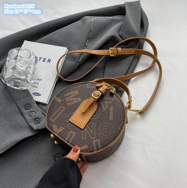 Wholesale factory ladies shoulder bag 3 colors cute round printed handbag styling contrast leather fashion mobile phone coin purse plug in belt handbag 3057#, Beige
Wholesale factory ladies shoulder bag 3 colors cute round printed handbag styling contrast leather fashion mobile phone coin purse plug in belt handbag 3057#, Beige