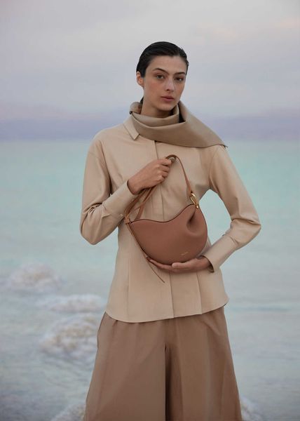french niche pol tonca series messenger bag women exquisite fashion lychee grain cowhide women's bag
french niche pol tonca series messenger bag women exquisite fashion lychee grain cowhide women's bag