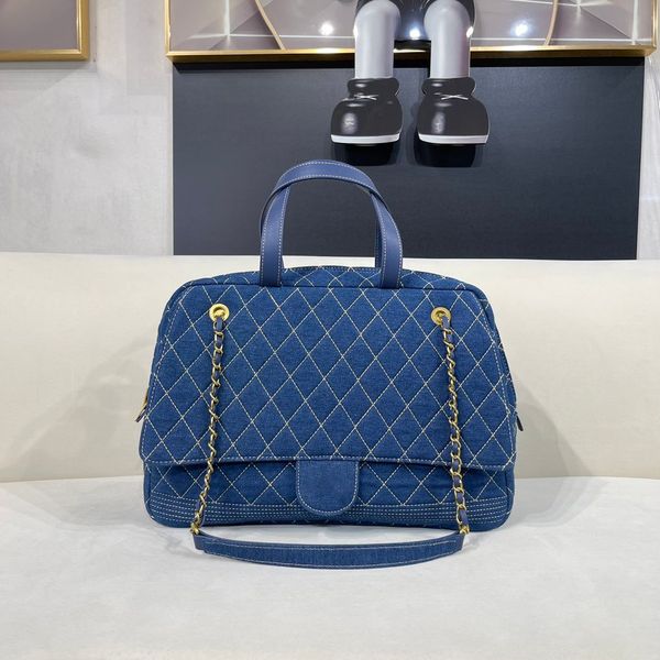 diamond denim solid color chain bag large capacity business commuter bag absorb sunny atmosphere design classic retro version elegant old mo
diamond denim solid color chain bag large capacity business commuter bag absorb sunny atmosphere design classic retro version elegant old mo