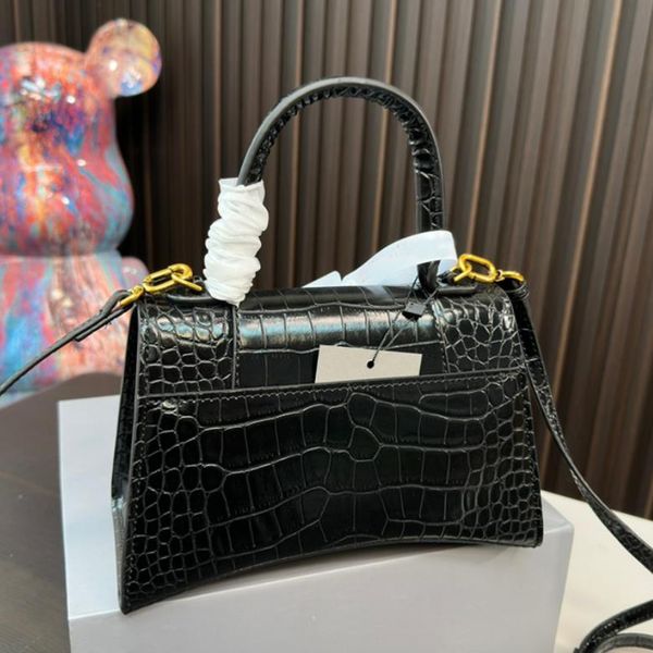 luxury hourglass shoulder bag designer bag black crocodile embossed small crossbody bag fashion personality half moon handbag clutch bagdd
luxury hourglass shoulder bag designer bag black crocodile embossed small crossbody bag fashion personality half moon handbag clutch bagdd