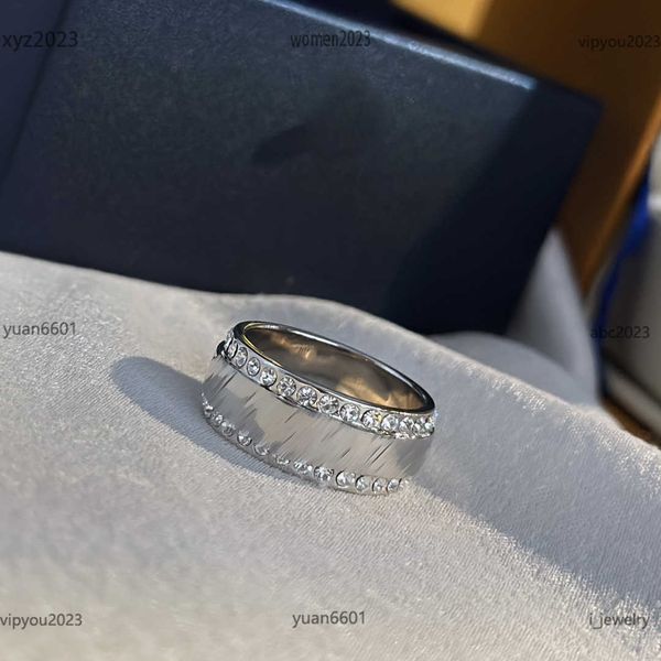 designer women ring flower gravure printing wedding rings fashion jewelry diamond inlaid design couple rings #including box, Silver
designer women ring flower gravure printing wedding rings fashion jewelry diamond inlaid design couple rings #including box, Silver