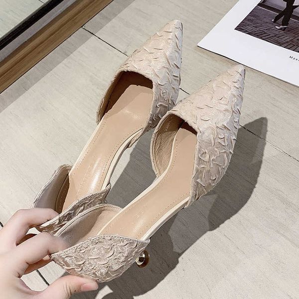 lady sandals hollow women's middle heel new summer fine fairy fashion pointed high 230626, Black
lady sandals hollow women's middle heel new summer fine fairy fashion pointed high 230626, Black
