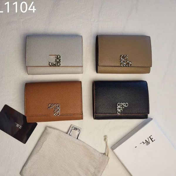 2023 new layer cowhide leather high female short large capacity card purse cute niche premium wallet, Red;black
2023 new layer cowhide leather high female short large capacity card purse cute niche premium wallet, Red;black