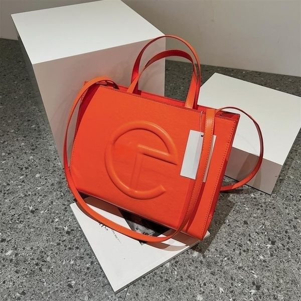 designer bag tote bag the tote bag bags designer shoulder bags crossbody puwomen high capacity composite shopping handbag luxurys handbag fa
designer bag tote bag the tote bag bags designer shoulder bags crossbody puwomen high capacity composite shopping handbag luxurys handbag fa