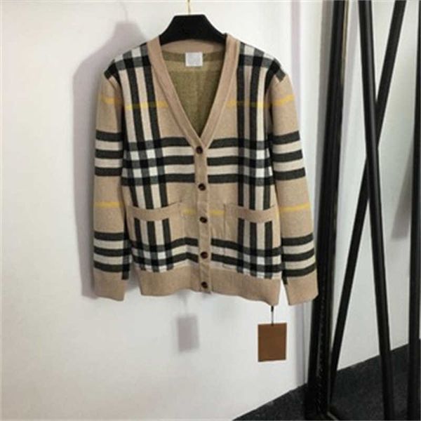 woman cardigan sweater brown knitted jacket single-breasted v-neck long-sleeved knit-cardigan collision check pattern jackets autumn warm co, White
woman cardigan sweater brown knitted jacket single-breasted v-neck long-sleeved knit-cardigan collision check pattern jackets autumn warm co, White