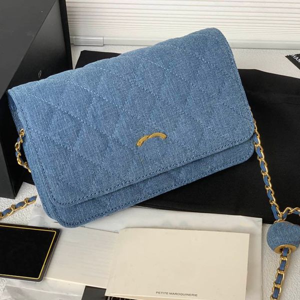 denim golden ball women vintage shoulder bag adjustable chain diamond lattice quilted luxury handbag trend coin purse outdoor designer bag s
denim golden ball women vintage shoulder bag adjustable chain diamond lattice quilted luxury handbag trend coin purse outdoor designer bag s