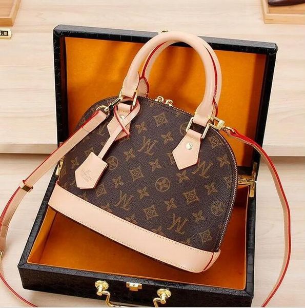 2023 alma bb 25cm women designer shoulder bags tote bag chain messenger leather handbags shell wallet purse cosmetic louise purse crossbody
2023 alma bb 25cm women designer shoulder bags tote bag chain messenger leather handbags shell wallet purse cosmetic louise purse crossbody