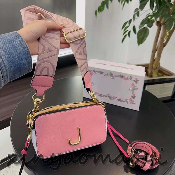 designer shoulder bag women's luxury brand handbag crossbody bag metal letter messenger bag solid leather fashion messenger bag v104258
designer shoulder bag women's luxury brand handbag crossbody bag metal letter messenger bag solid leather fashion messenger bag v104258