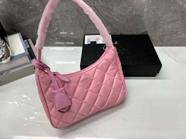 classic women's handbag fashion designer women's shoulder bag leather shopping bag women's plaid underarm bag multi-functiona
classic women's handbag fashion designer women's shoulder bag leather shopping bag women's plaid underarm bag multi-functiona
